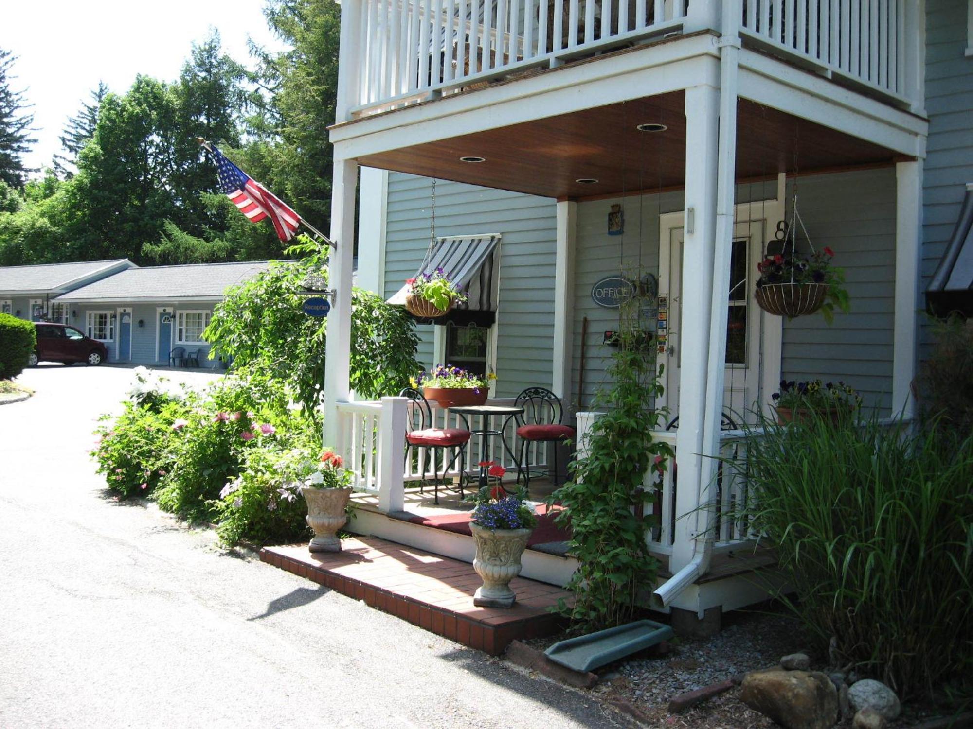 Maple Terrace Motel ウィリアムズタウン エクステリア 写真